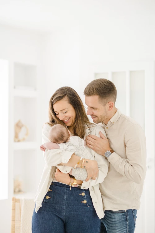 bonheur main enfant amour sourire